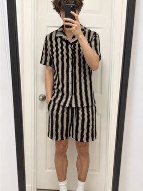 NWT Riot Empire Men’s Black & Khaki Shirt & Shorts Set Size S – MSRP $49.99